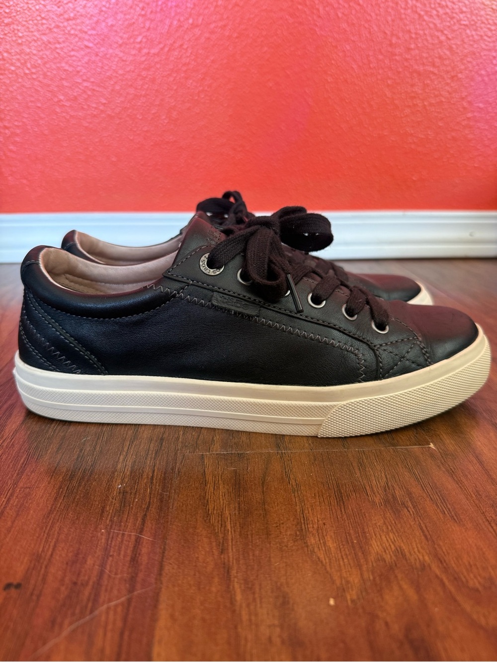 Taos Footwear Black Leather Low-Top Sneakers with Cream Soles - Picture 4 of 10
